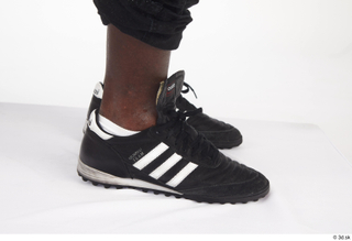 Kato Abimbo black sneakers foot sports 0007.jpg